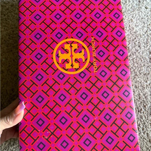 Tory Burch Coral Sandals with Medallion Logo - Picture 7 of 7